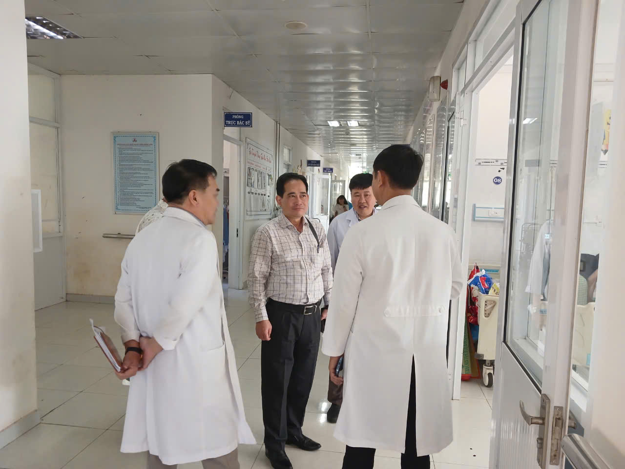 Bệnh viện Nhi đồng 2 hỗ trợ chuyên môn, kỹ thuật về chăm sóc và điều trị trẻ sơ sinh tại Bệnh viện Nhi tỉnh Gia Lai