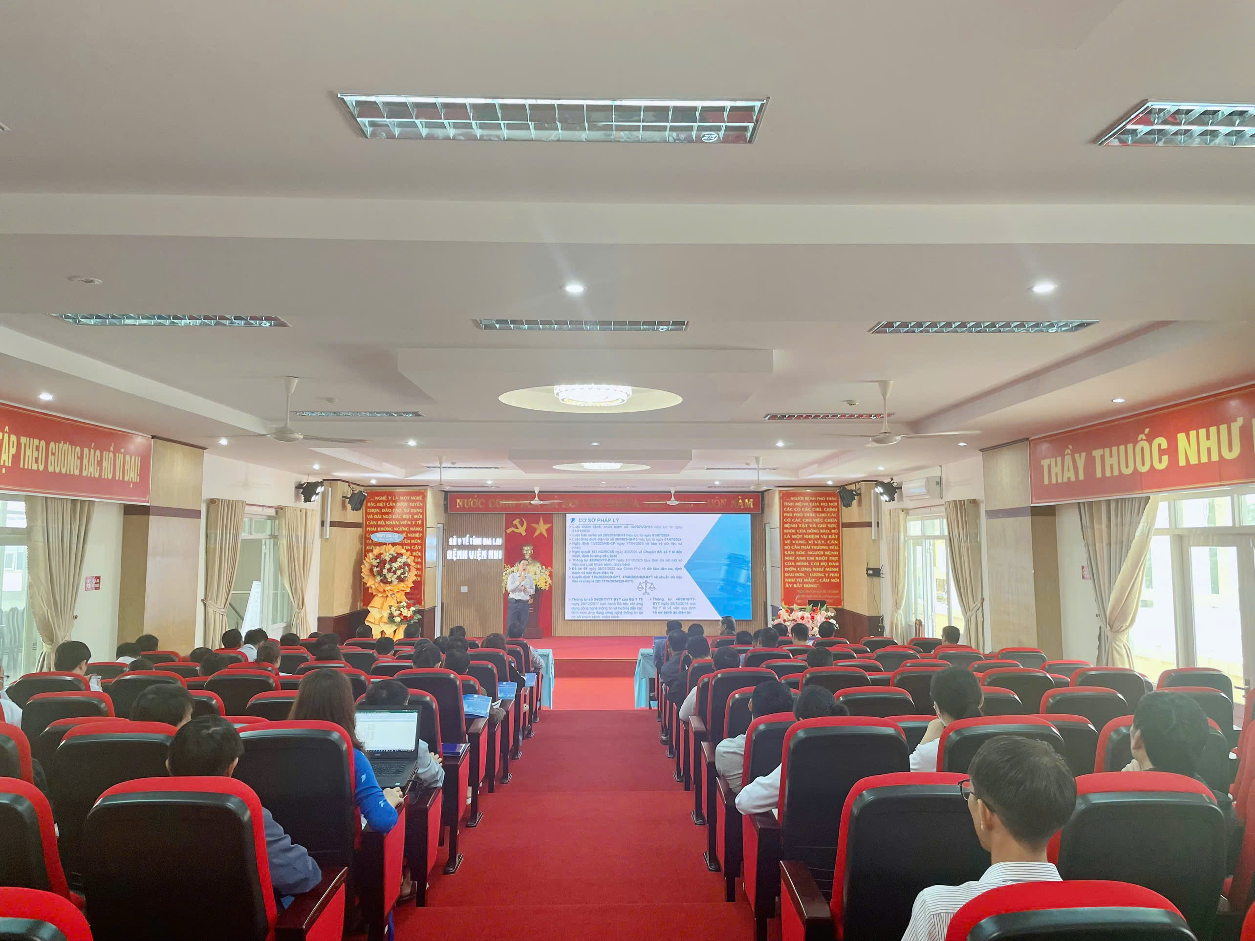 Hội thảo “Giới thiệu giải pháp, đề xuất phương án ứng dụng giải pháp bệnh viện thông minh” tại Bệnh viện Nhi tỉnh Gia Lai