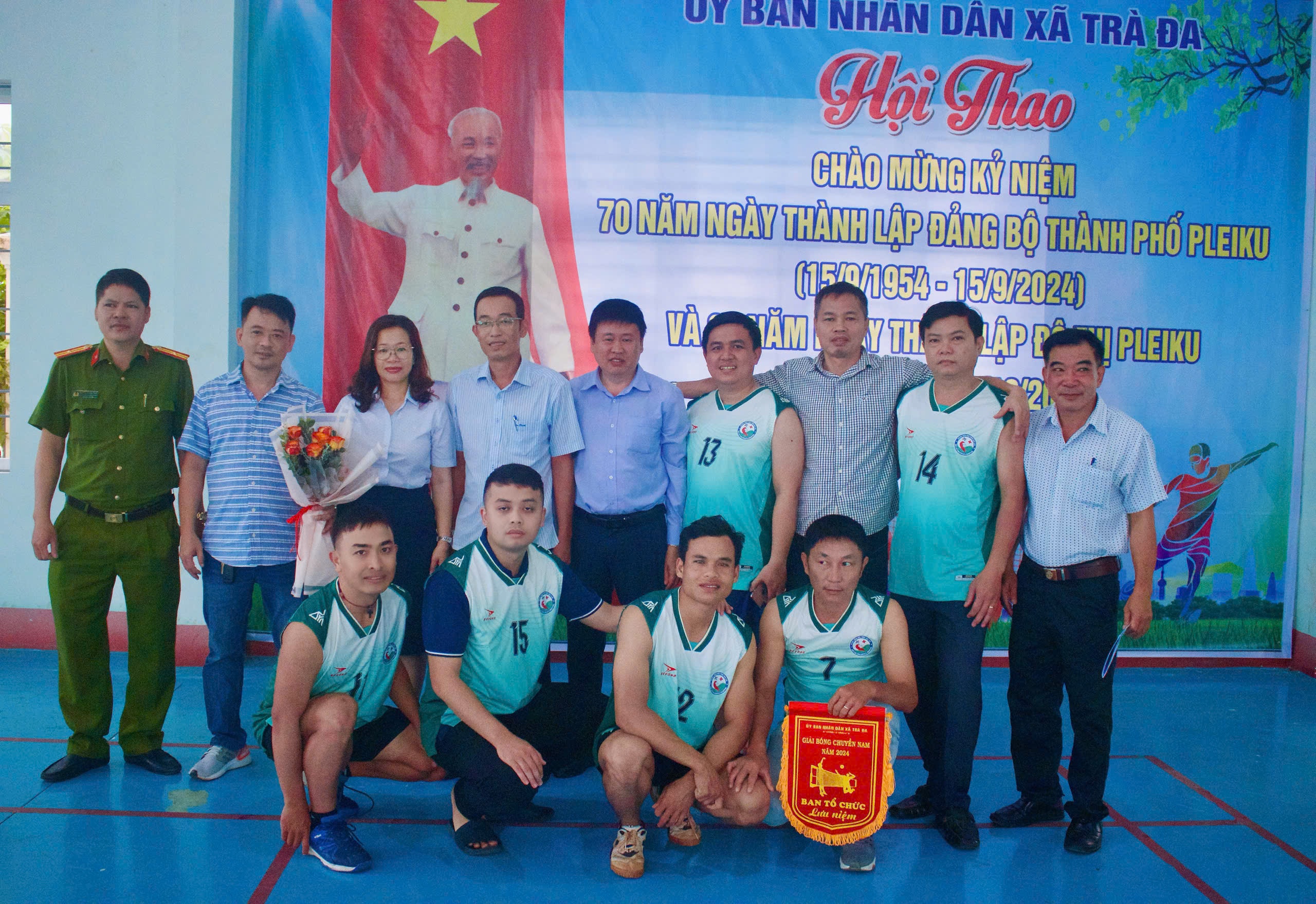 Bệnh viện Nhi tỉnh Gia Lai tham gia giải bóng chuyền kỷ niệm ngày thành lập Đảng bộ thành phố Pleiku