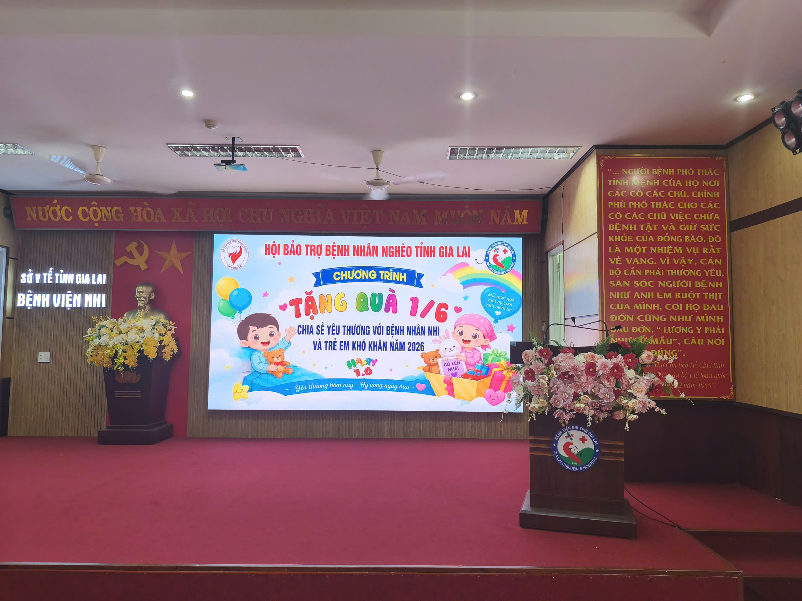 Chương trình trao tặng quà Quốc tế Thiếu nhi 1/6 cho 200 bệnh nhi đang điều trị tại bệnh viện
